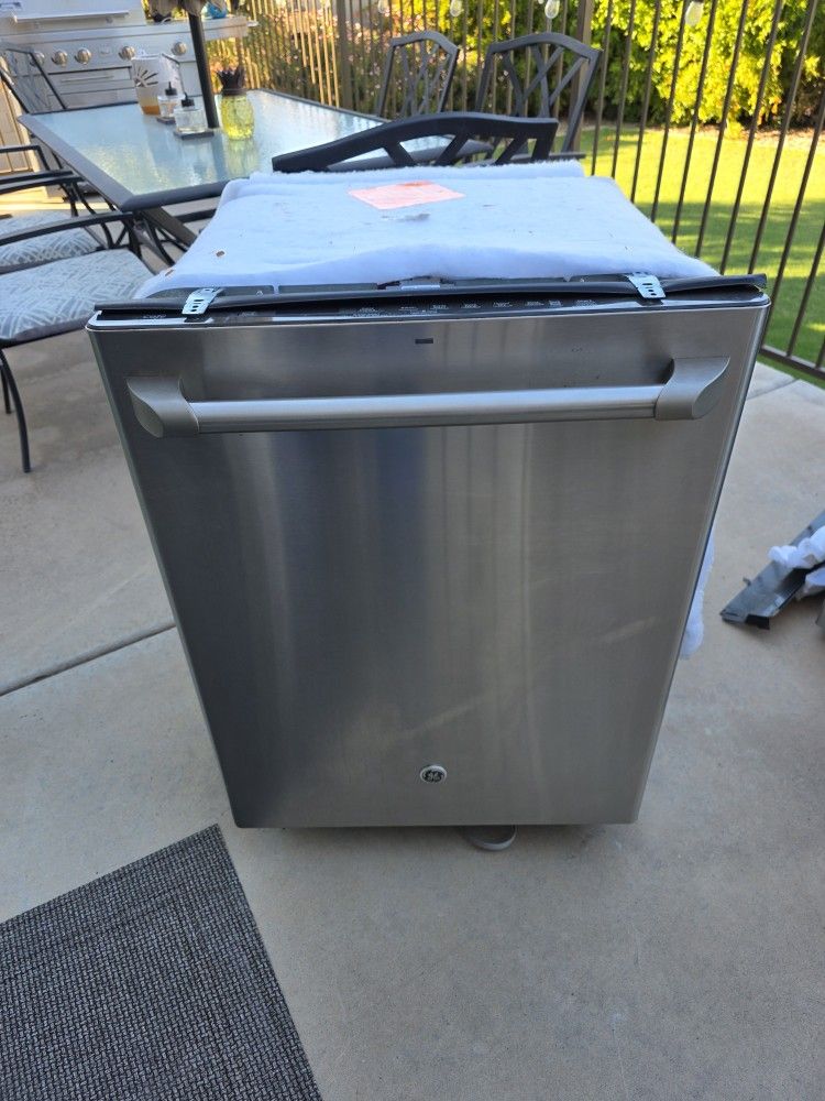 GE Stainless Steel dishwasher