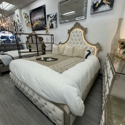 💛 Beautiful king Bedroom Set ON SALE NOW 💛
