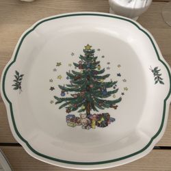 Nikko Japan Christmas Dishes Set of 6