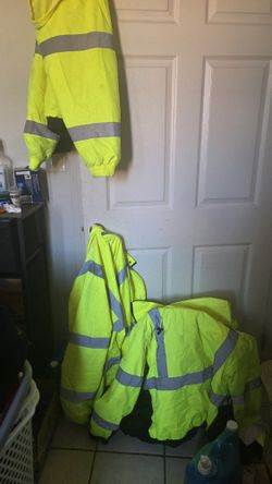 2 Heavy Jackets 1X Lrg 1med XL Light Windbreaker