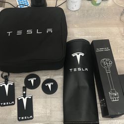 TESLA CHARGER + ACCESSORIES 