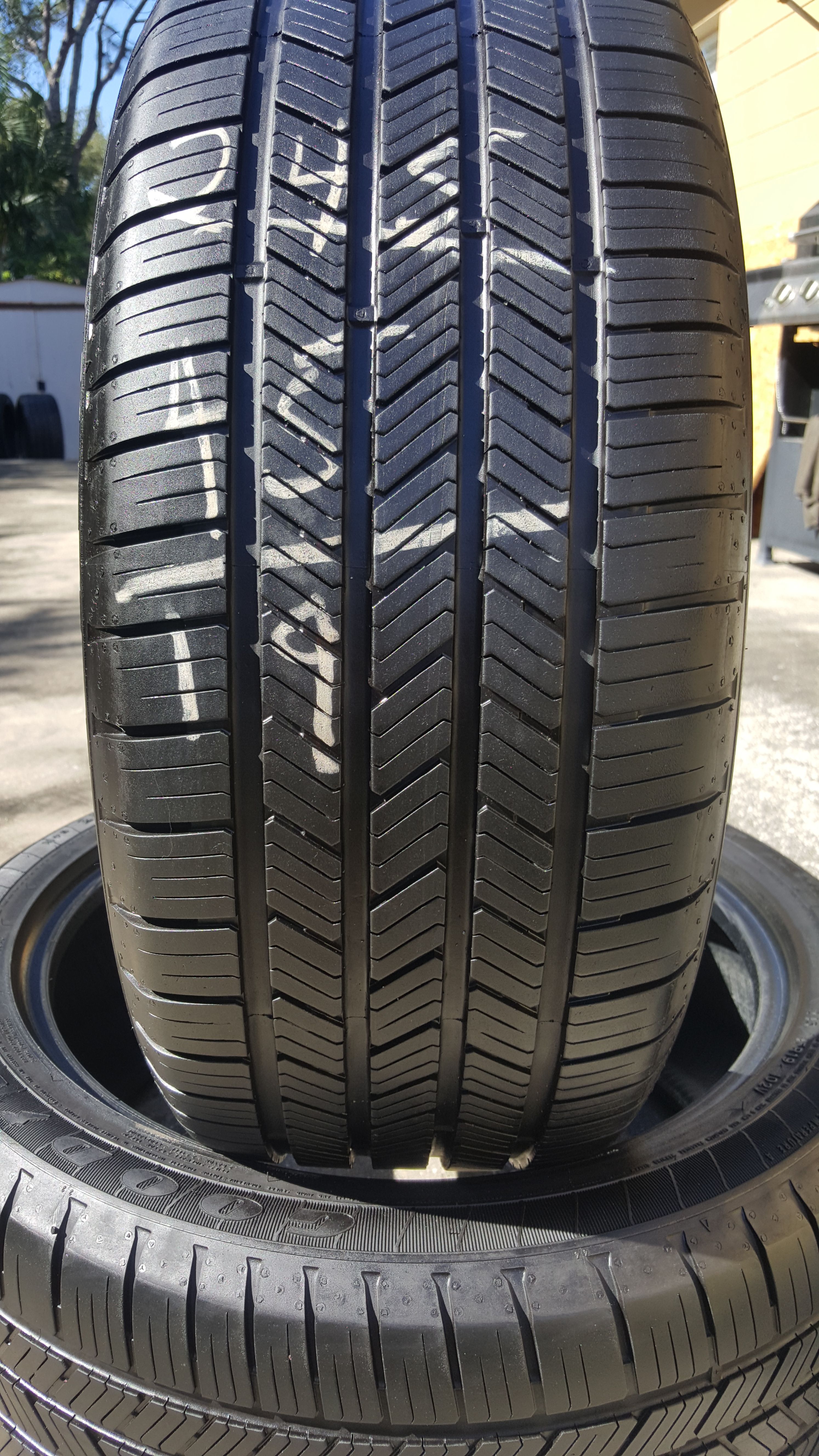 (2) 245/45/19 GOODYEAR EAGLE LS2 RUN FLAT TIRES LIKE NEW
