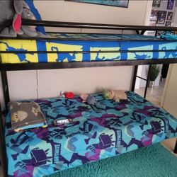 Twin Metal Bunkbeds