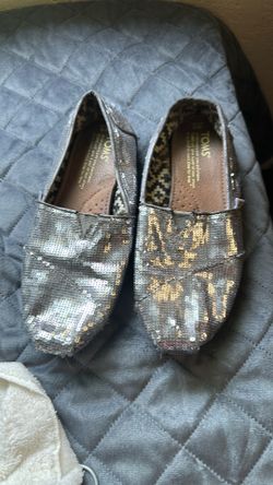 Toms size 5 X $5 dollar