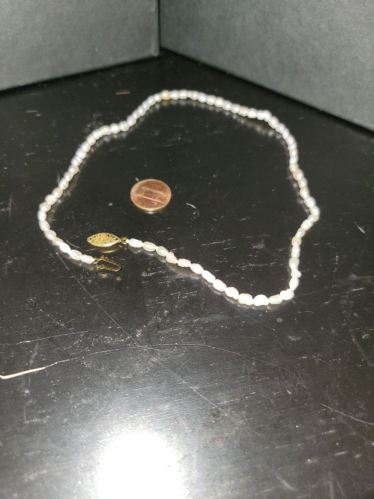 Freshwater pearl choker pink beige
