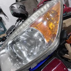 Rav 4 2007 Driver Side Headlight 