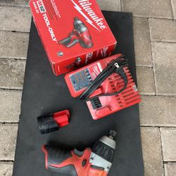 Milwaukee M12 Drill Drive 