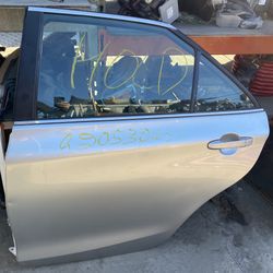 2017 Toyota Camry Left rear door
