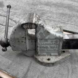 L S Starrett Athol 924 1/2 Vise