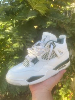Jordan 4s