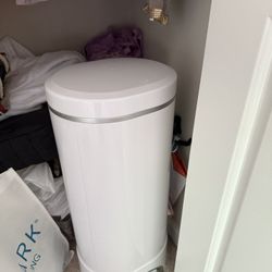 Munchkin Step Diaper Pail