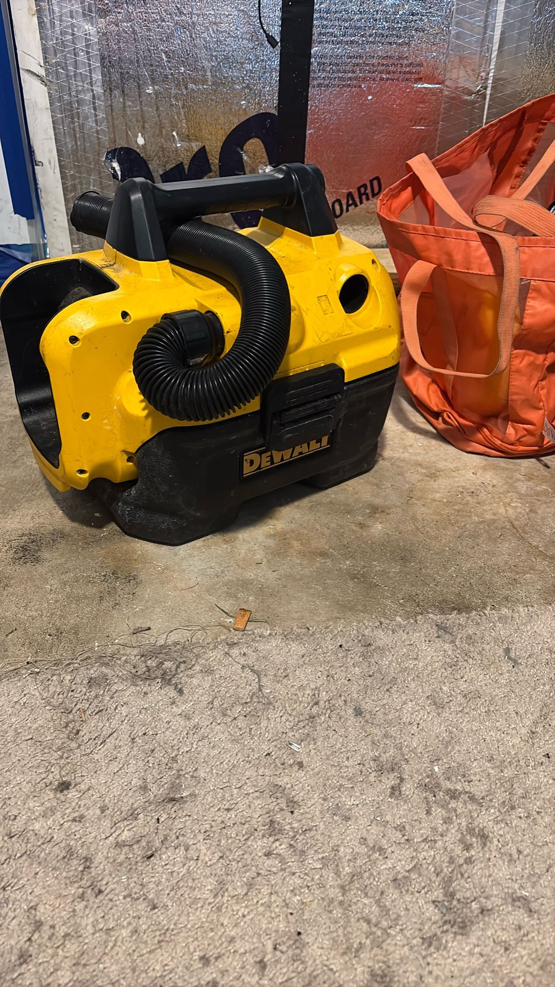 Dewalt battery vacuum