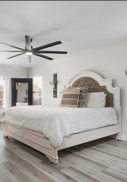 KING SIZE BED FRAME WITH HEAD BOARD AND BOX SPRING