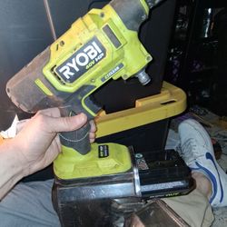 Royobi 40 Volt Battery Powered Pressure Washer With 2 40vt Battery's And Charger