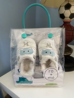 Ro+Me Yeti Baby Shoes in White