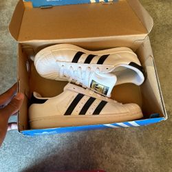 White Adidas Superstar
