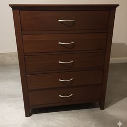 Solid Wood 5-Drawer Dresser — Great Condition