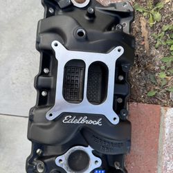 SBC Edelbrock Dual Plane I take Performer RPM