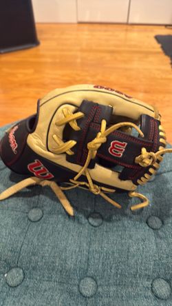 Wilson A900 PF115 Used 11.5 inch youth Pedroia Fit baseball Glove right hand thrower