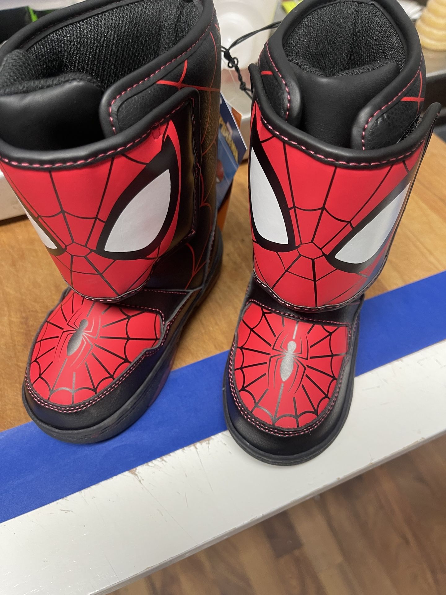 Spider-Man Size 9 Snow Boots