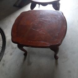 2 End Tables 