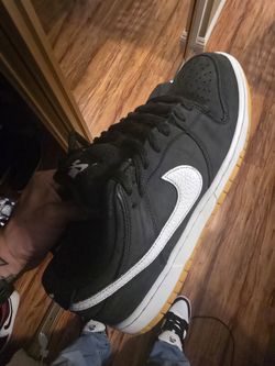 Nike sb black gum