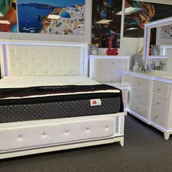 White 5pc Bedroom Set W/ LED Lights & Glitter Accents For Sale ( FREE MATTRES & FREE NIGHTSTAND)