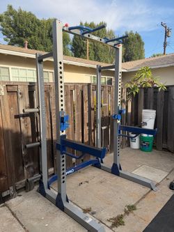 Squat rack with pull up bar and dip station
