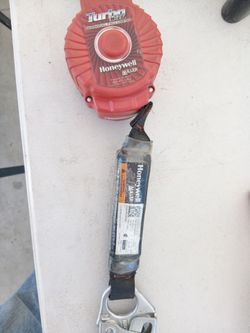 Turbo light personal fall limiter Honeywell Miller