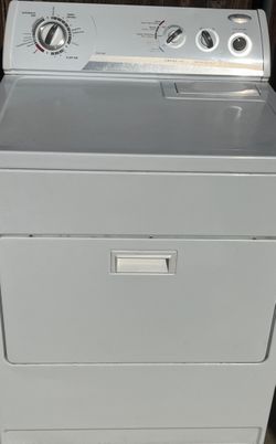 WHIRLPOOL GAS DRYER IN EXCELLENT CONDITION 