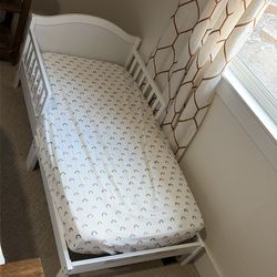 Toddler bed