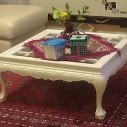 Queen Anne-style coffee table