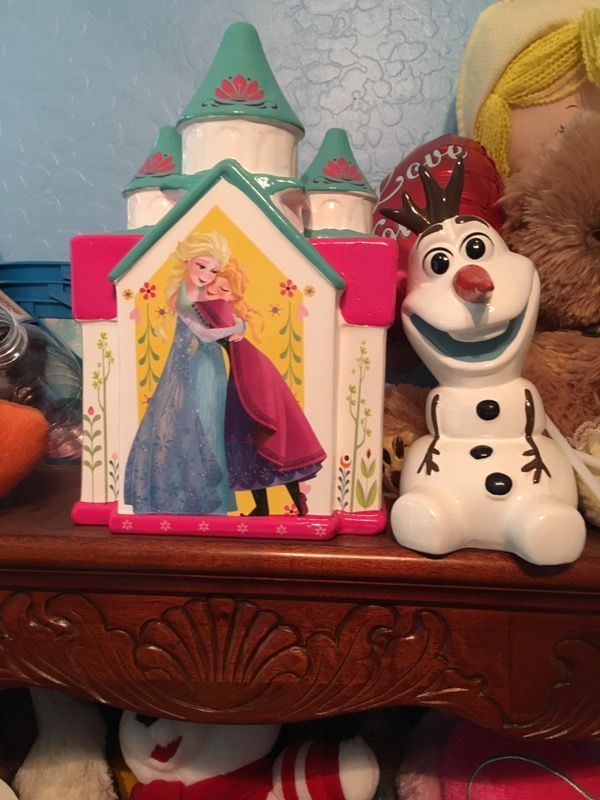 2 Frozen piggy banks