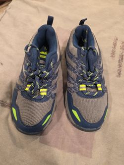 AVIA MEMORY FOAM
