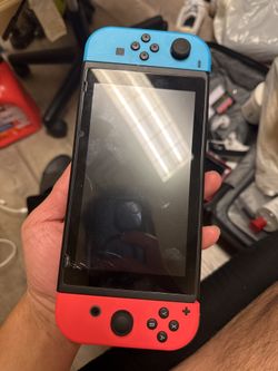Nintendo Switch V2 – Minor Screen Crack – Works Perfect
