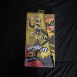 Brand new QUEEN BEE frim Miraculous ladybug