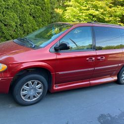 2005 Chrysler Town & Country