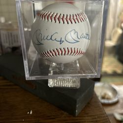 Mickey mantle, sign baseball with hologram