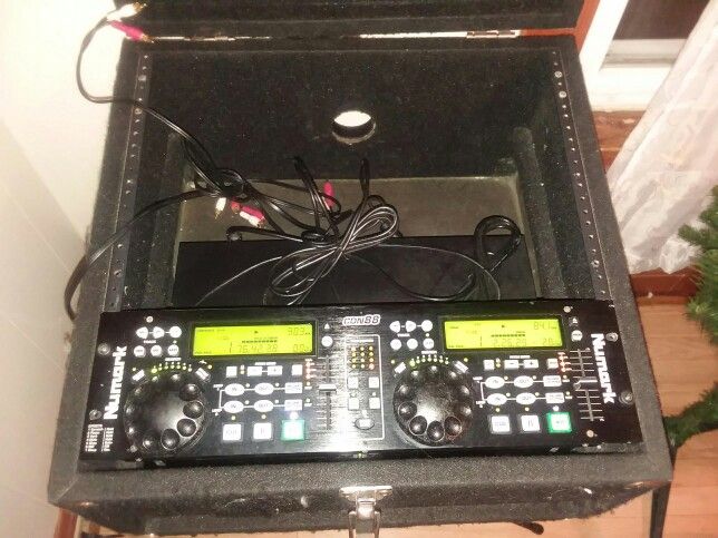 Numark CD PLAYER CON CAJA