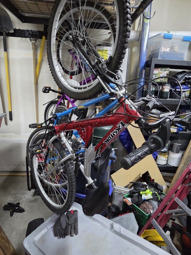 MAGNA MOUNTAIN BIKES