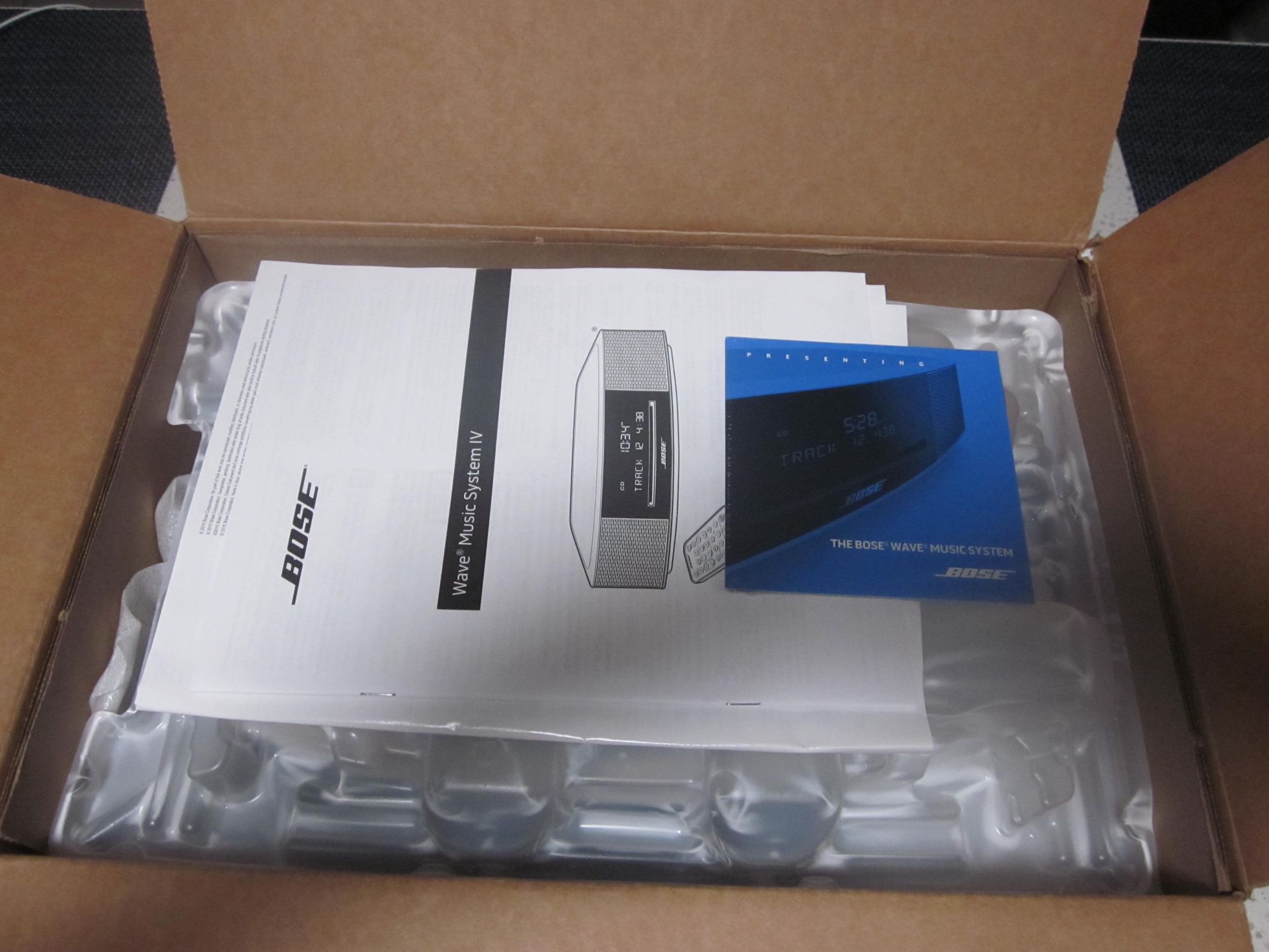 BOSE wave System lV. Platinum Silver $350. NEW Reduce for Sale in  Kissimmee, FL - OfferUp