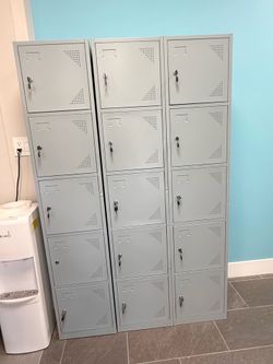 15-Door Steel Gym Lockers – Excellent Condition