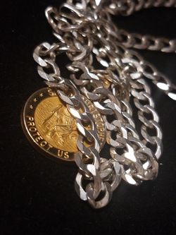 Cuban link 22" w/ gold pendant