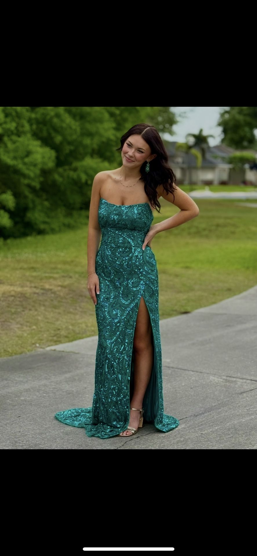 SHERRI HILL (size 0-2) (color: jade) (worn 1 time aside from try on’s)