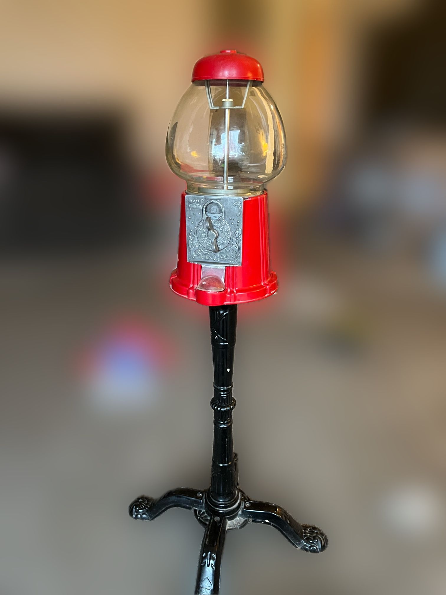 VINTAGE 1985 15" King Carousel Gumball Machine with Black Stand