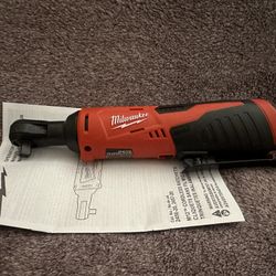 Milwaukee M12 3/8” Cordless Ratchet (new)