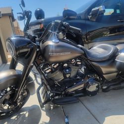 2020 Harley Davidson Road King Special