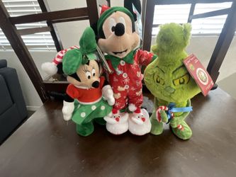 Dancing Xmas Dolls