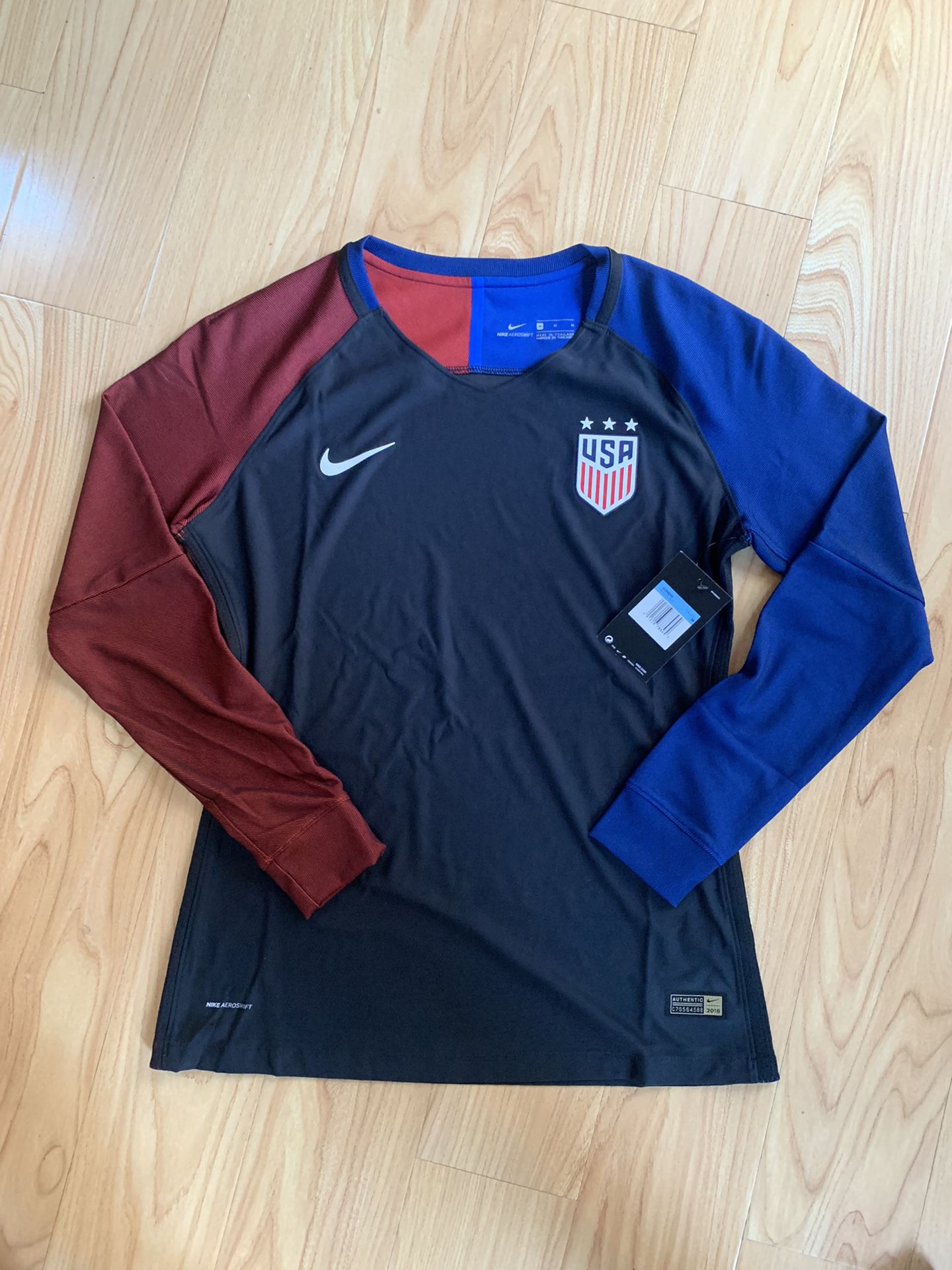 Mareo melón Aproximación Nike Aeroswift 2016 USA NWT Long Sleeve Jersey for Sale in Anaheim, CA -  OfferUp