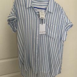 Women’s Button Up Shirt Size Medium